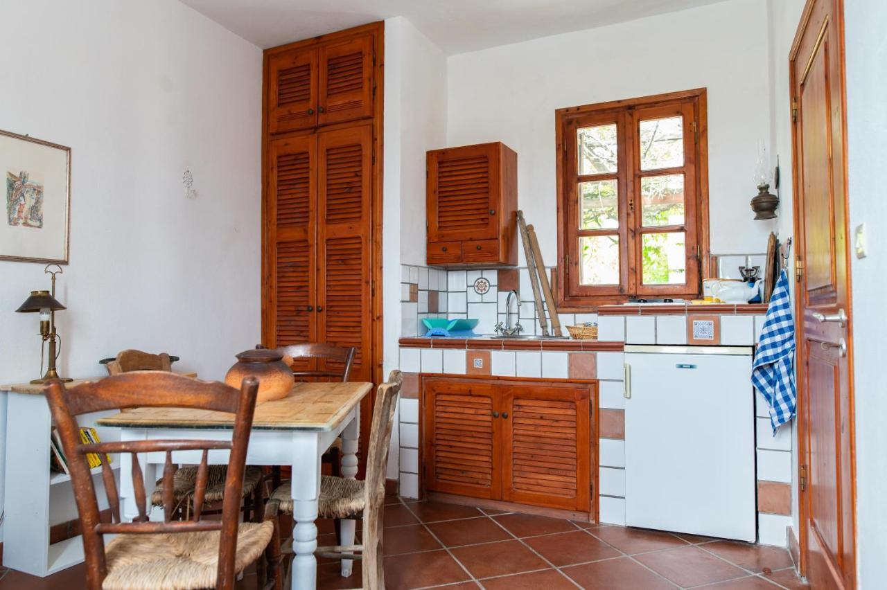 Ficus Traditional Apartments Кефалос Екстериор снимка