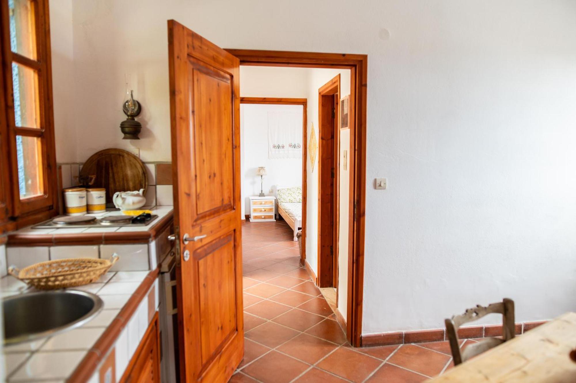 Ficus Traditional Apartments Кефалос Екстериор снимка